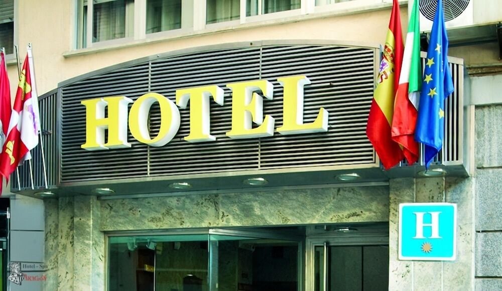 Фото отеля 1