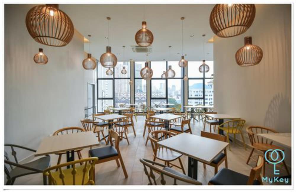 Фото Expressionz Professional Suites by iHost Homes 2