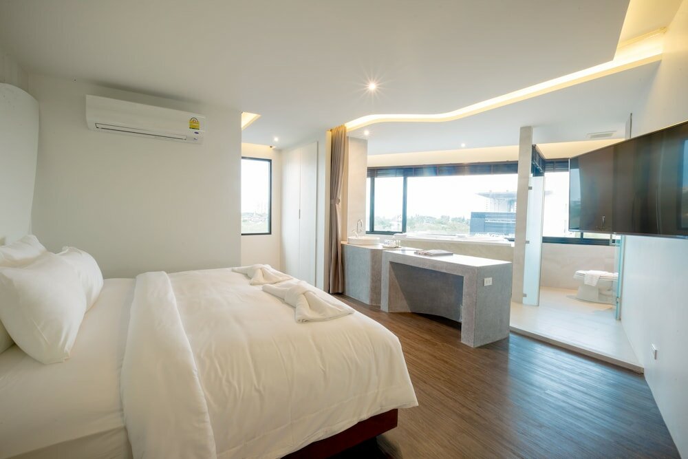 Фото The Whe-la Wha-le Hotel