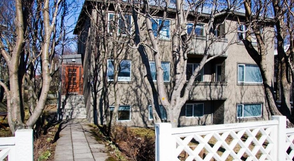 Фото отеля 2