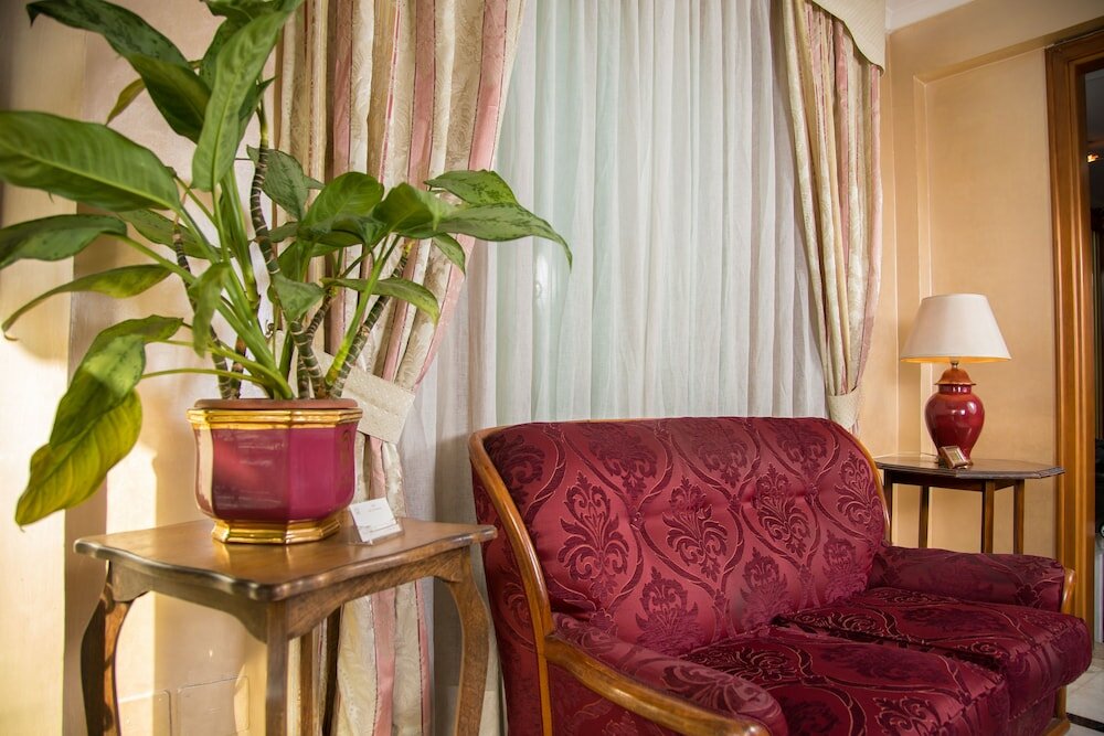 Фото Hotel Arco Di Travertino