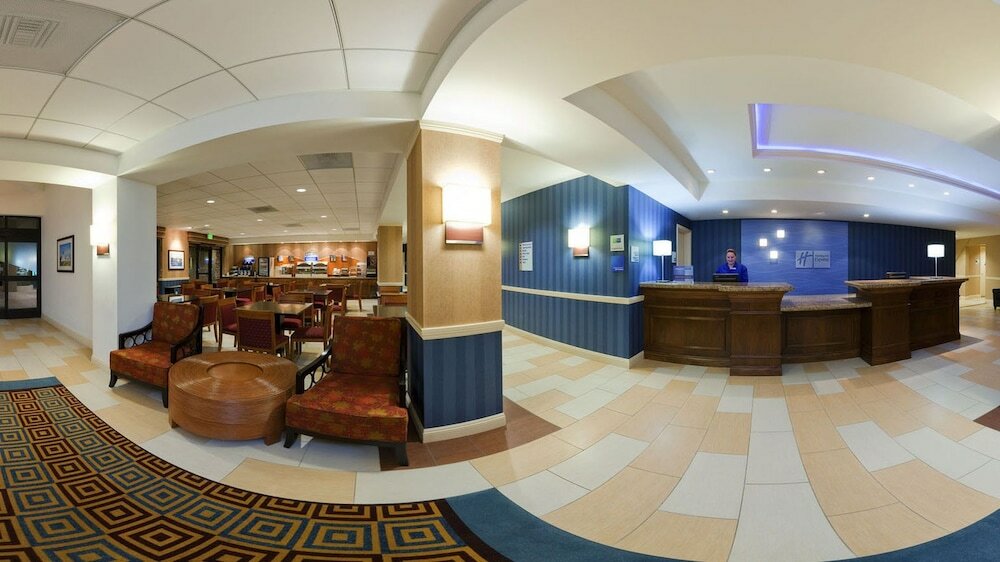 Фото Holiday Inn Express Hotel & Suites Santa Cruz, an Ihg Hotel