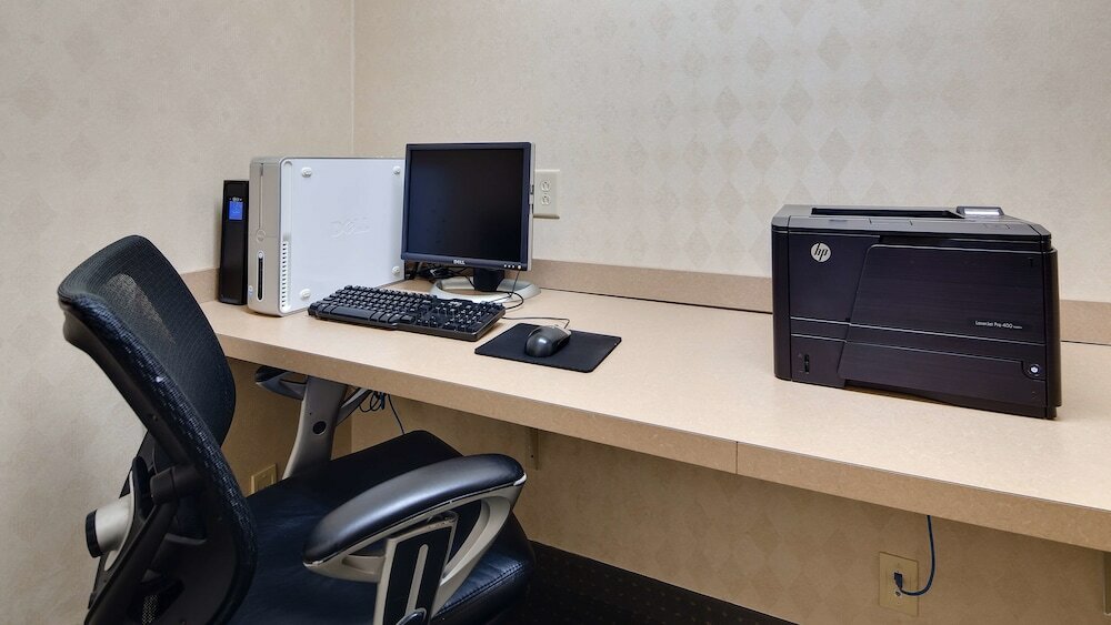 Фото Best Western Smithfield Inn