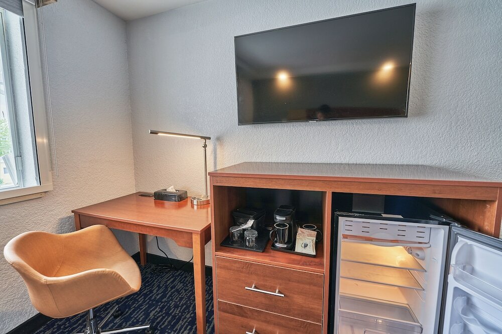 Фото Hyannis Plaza Hotel