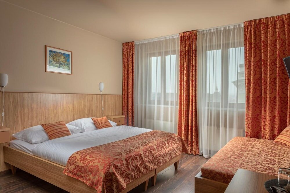 Фото Superior Hotel Prague