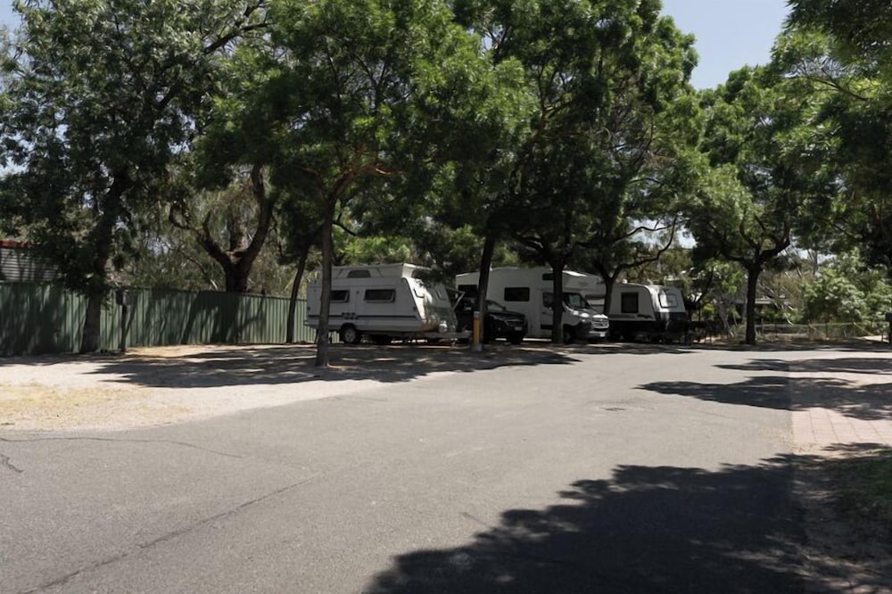 Фото Adelaide Caravan Park