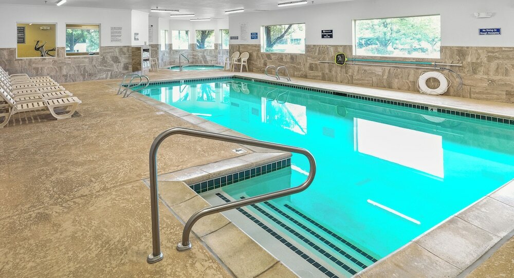 Фото Crystal Inn Hotel & Suites Midvalley