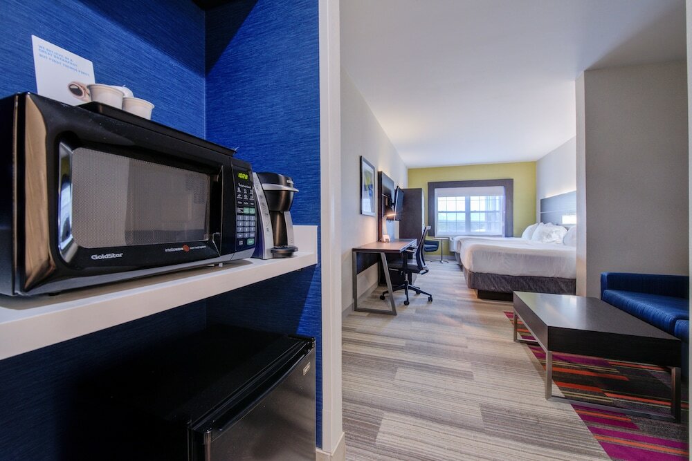 Фото Holiday Inn Express Mystic, an Ihg Hotel