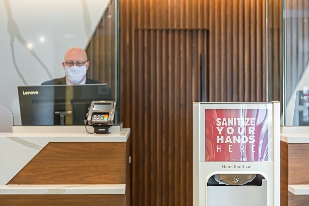 Фото Sheraton Vancouver Guildford Hotel