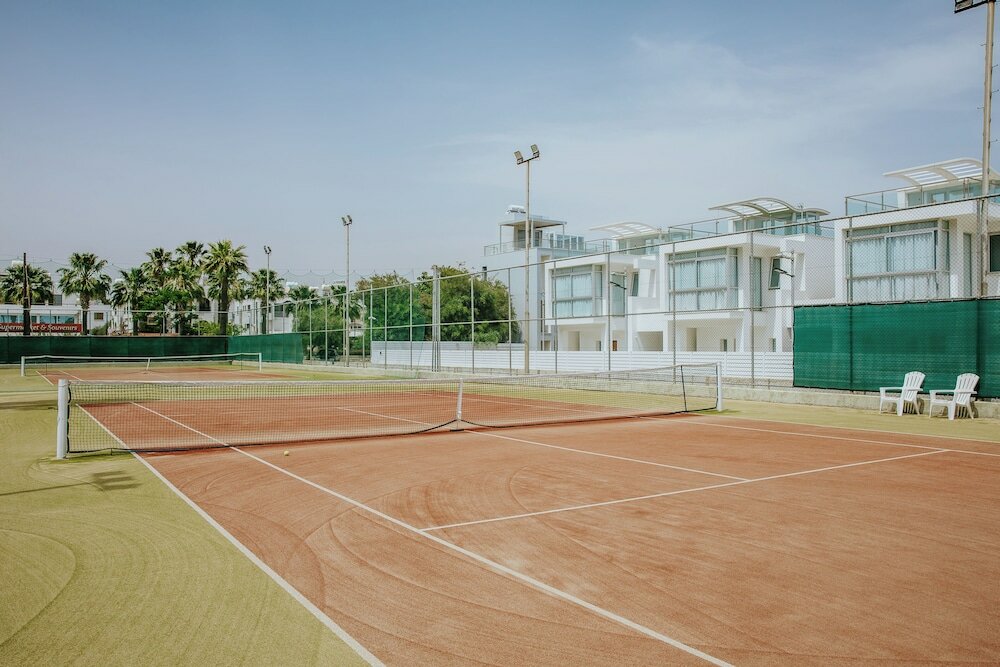 Фото Golden Bay Beach Hotel