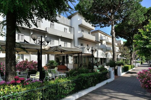 Гостиница Hotel Suisse в Червии