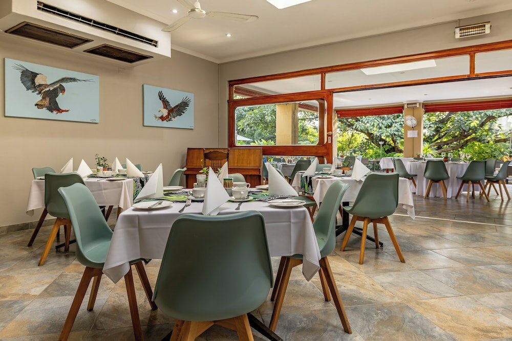 Фото Hotel Numbi and Garden Suites