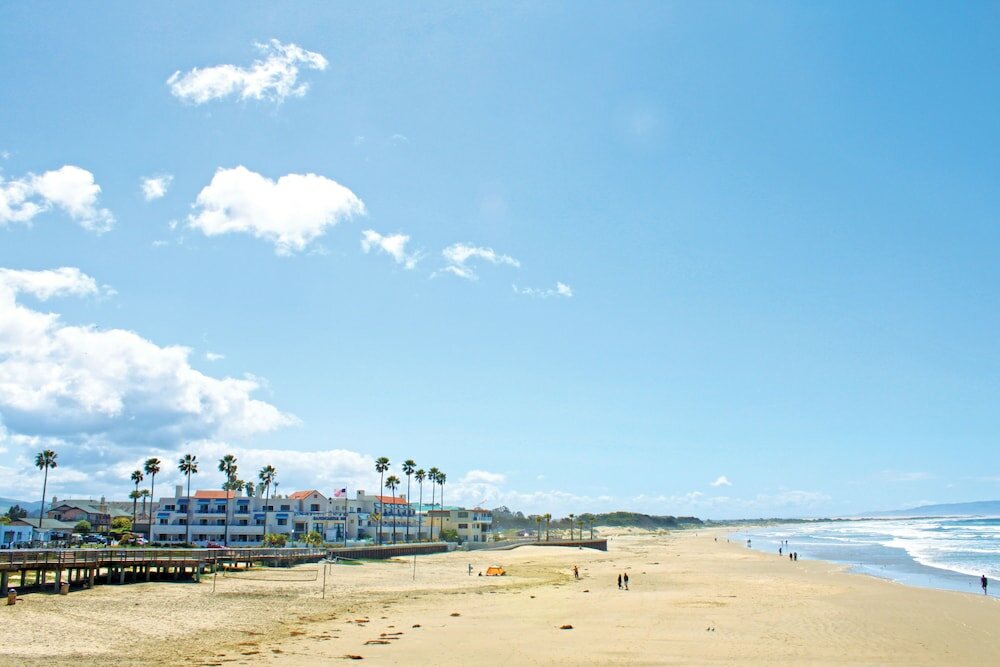 Фото Sandcastle Hotel on the Beach