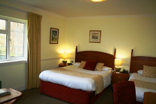 Внешний вид отеля Queens Head Inn в Питерборе, фото 2