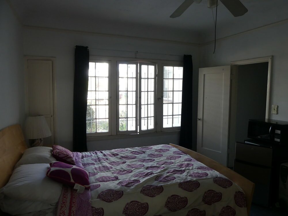 Фото Wilshire Orange Hotel