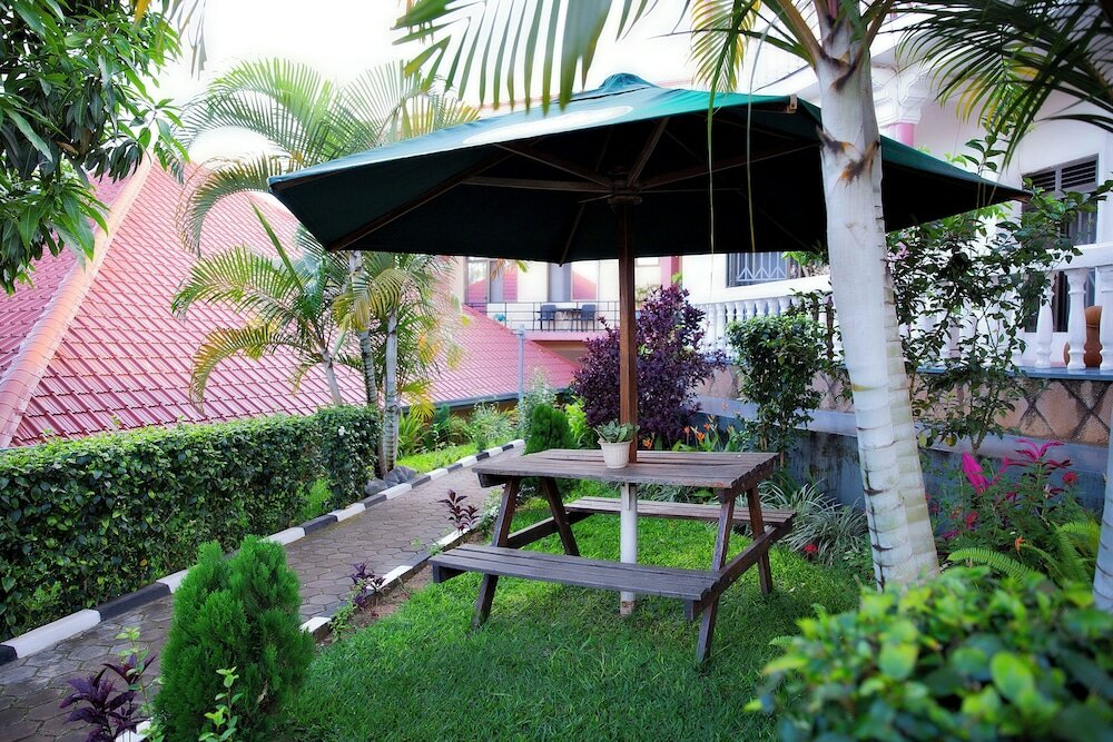 Фото Romalo Guesthouse