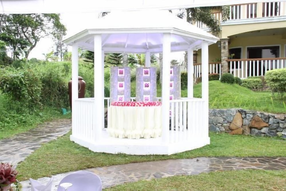 Фото The Q Hotel & Restaurant