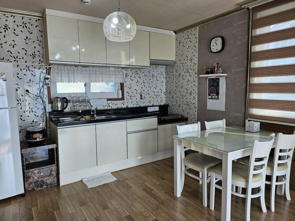 Фото Namhae Oceanview Pension