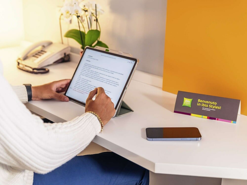 Фото Ibis Styles Napoli Garibaldi