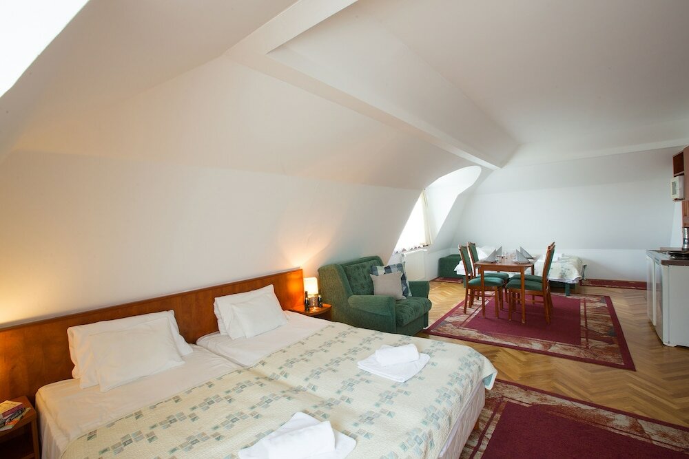 Фото Helios Apartman Hotel