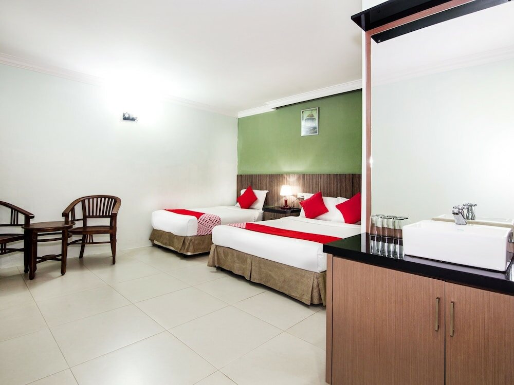 Фото Oyo 443 Crystal City Hotel