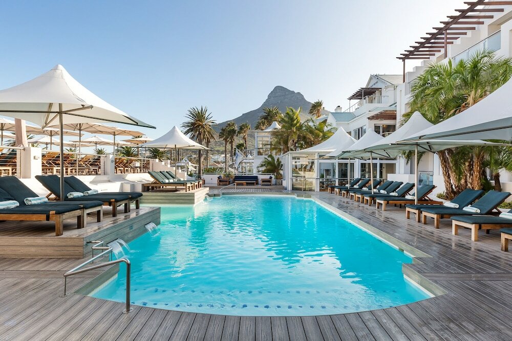 Фото The Bay Hotel