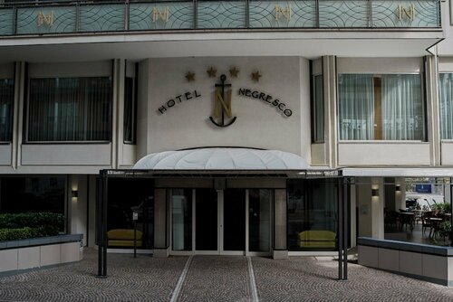 Внешний вид отеля Hotel Negresco в Каттолике, фото 2