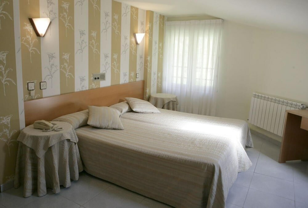 Фото Hotel Azpiazu