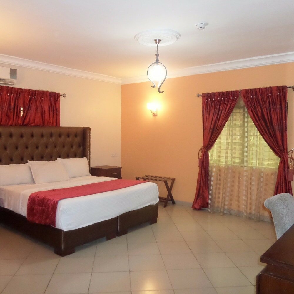 Фото Sugarland Hotel & Suites