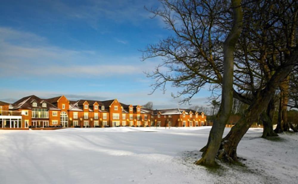Фото Formby Hall Golf Resort & SPA