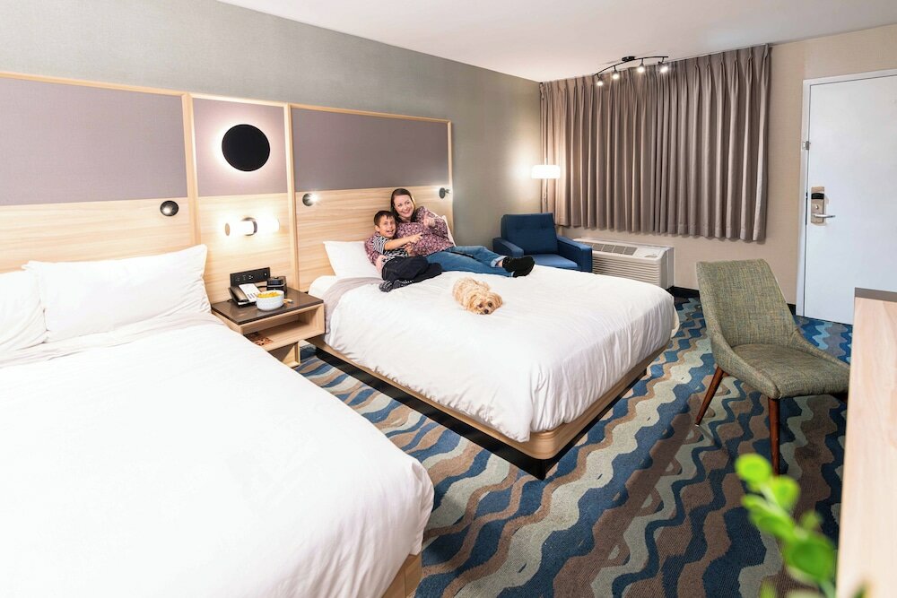 Фото Accent Inns Vancouver Airport