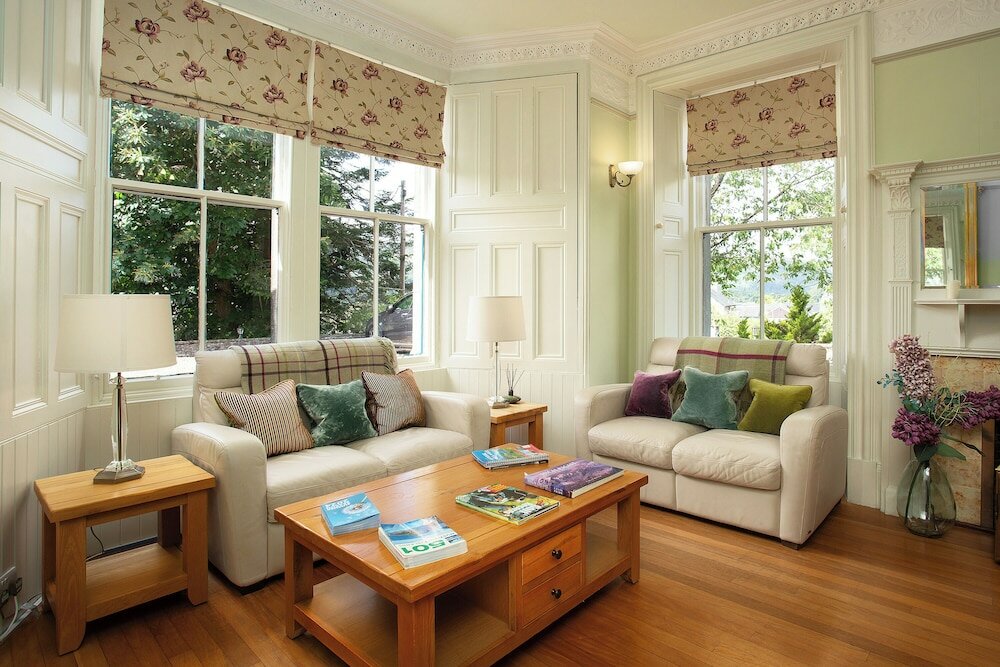 Фото Rosemount Hotel