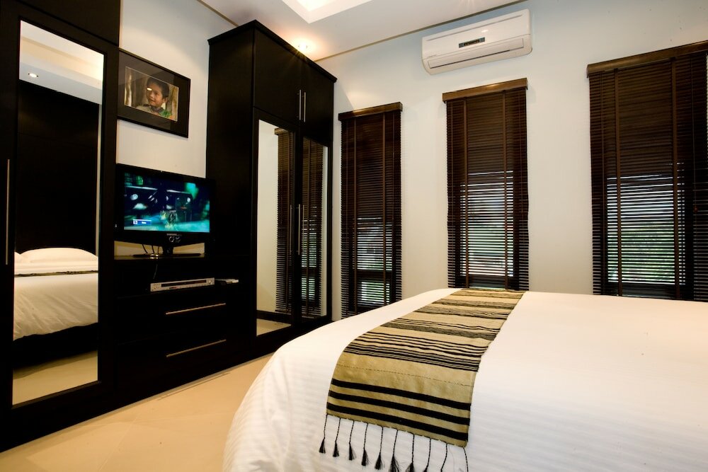 Фото Palm Grove Resort