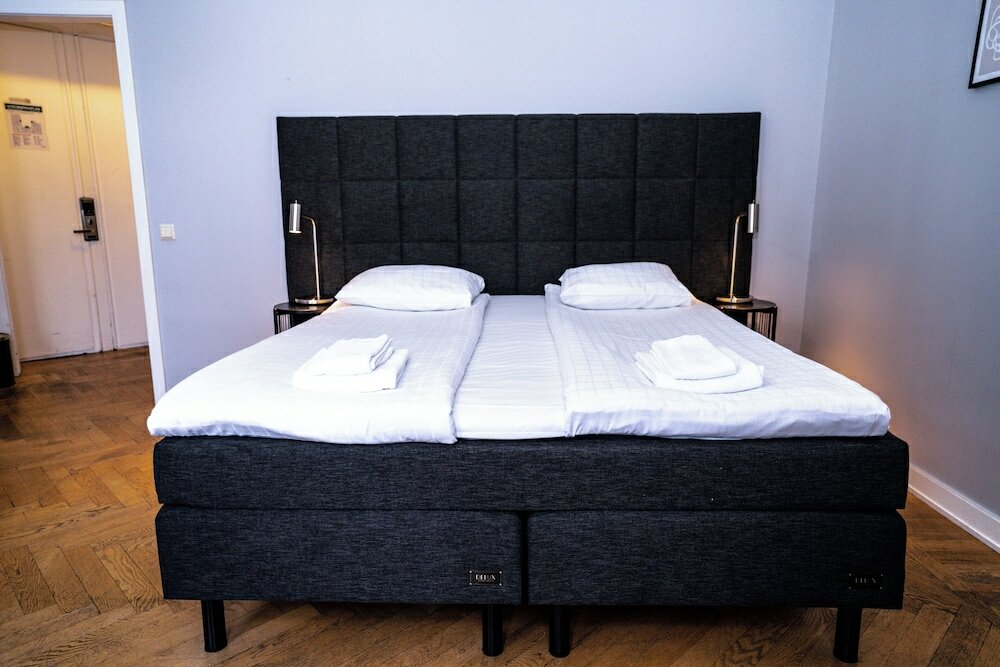 Фото Queen's Hotel by First Hotels