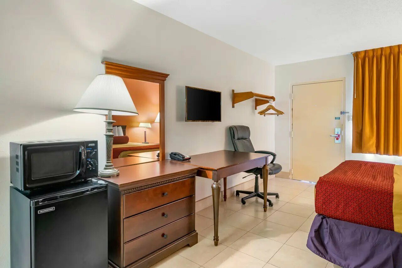 Фото Econo Lodge North