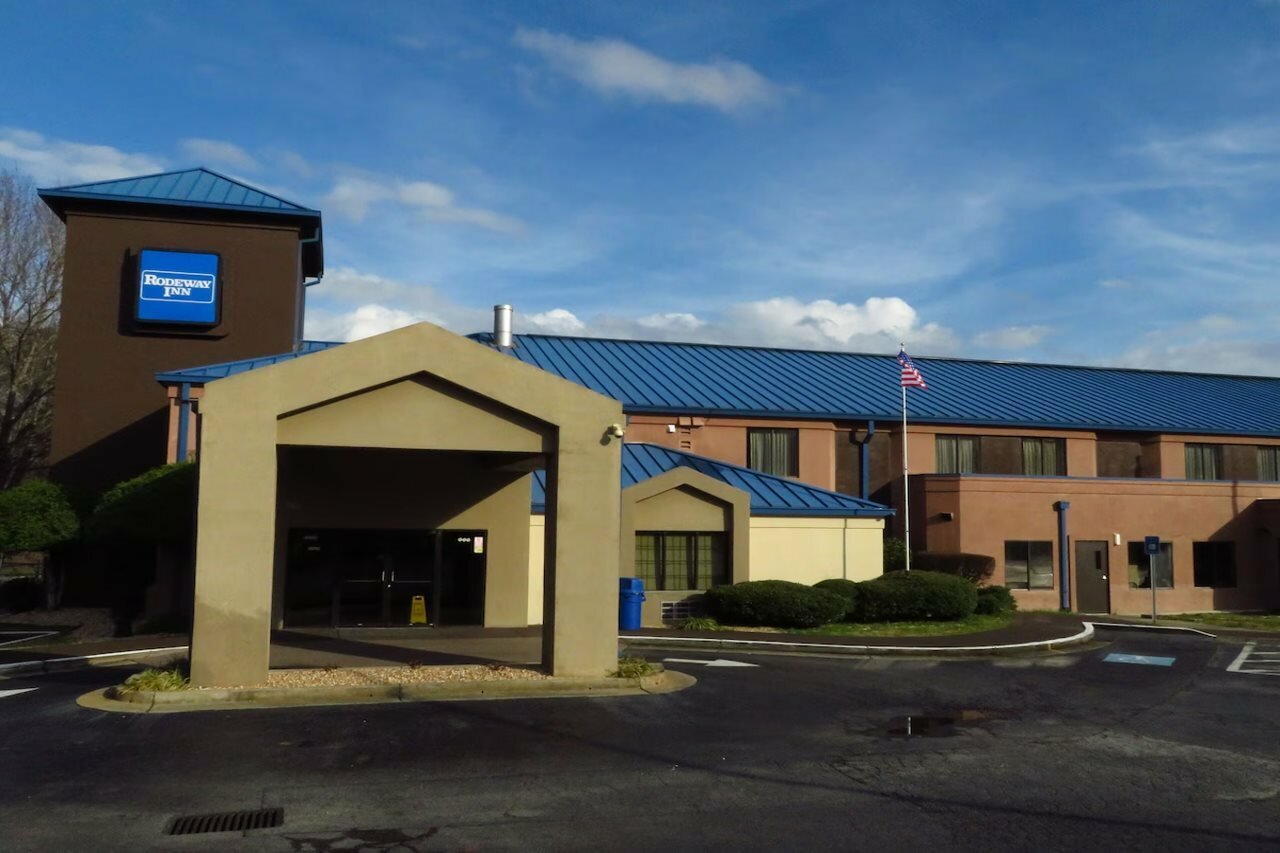 Фото Rodeway Inn At Six Flags