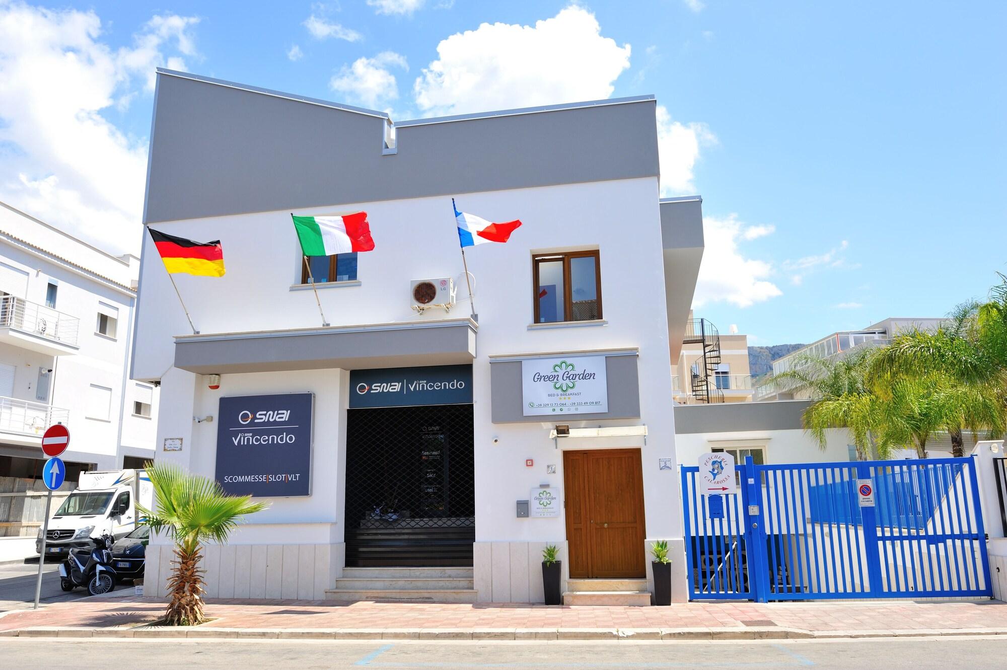 Фото Green Garden Bed & Breakfast