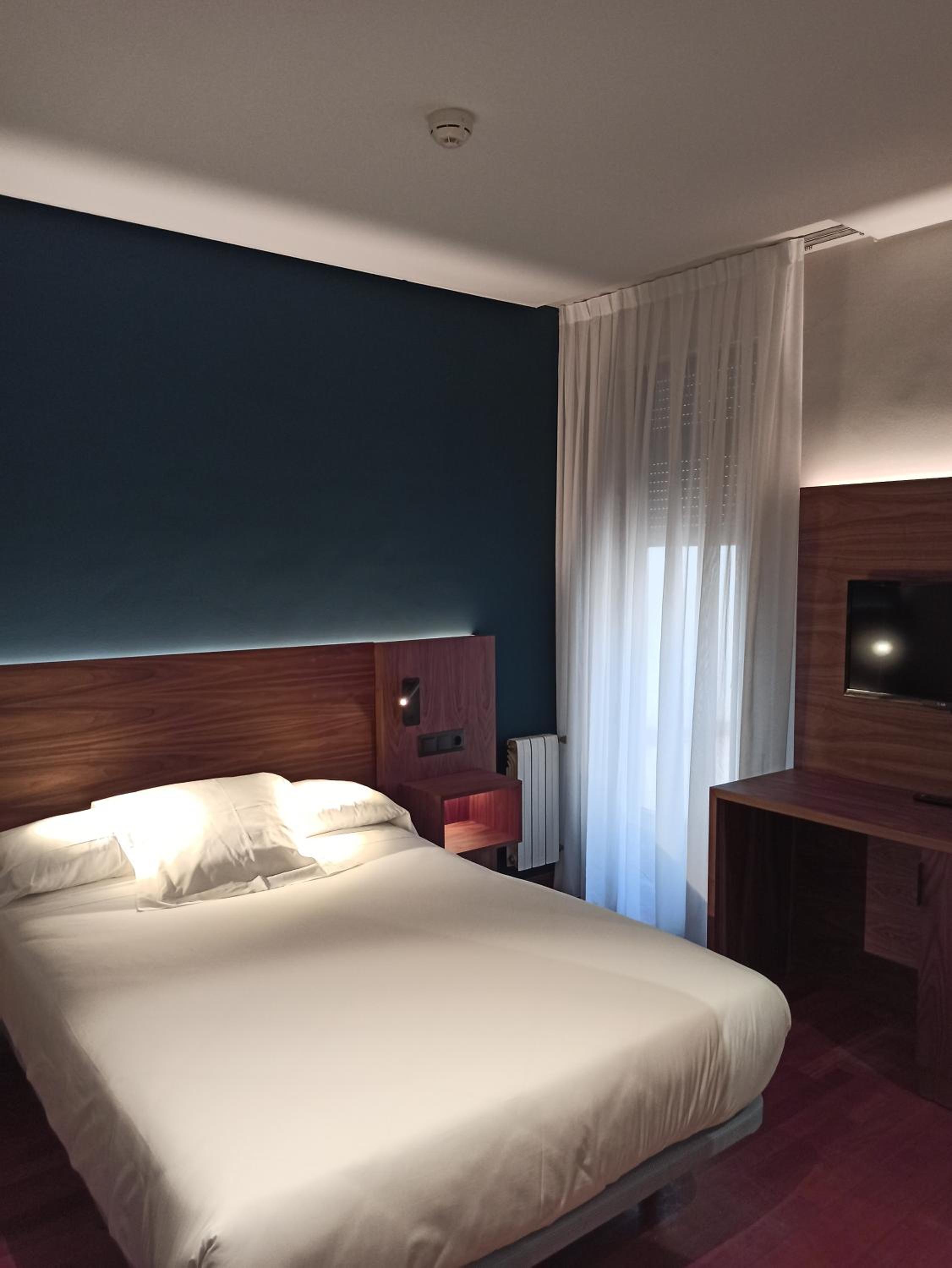 Фото Hotel SPA Paris