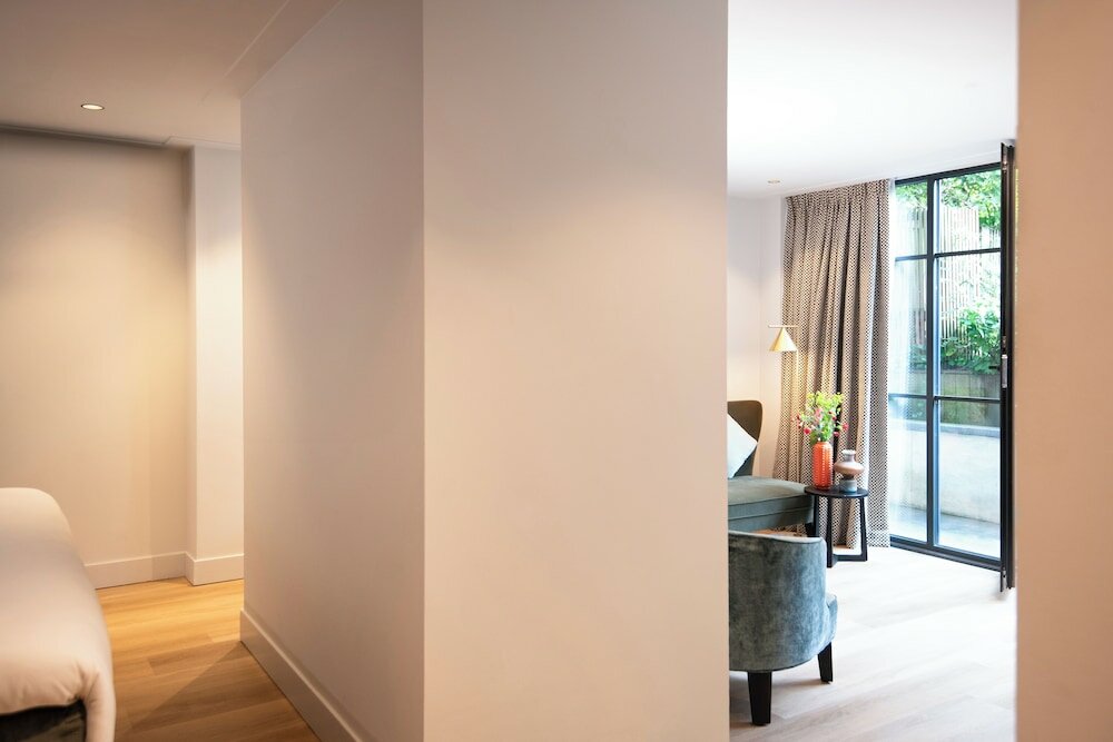 Фото Pillows Anna van den Vondel