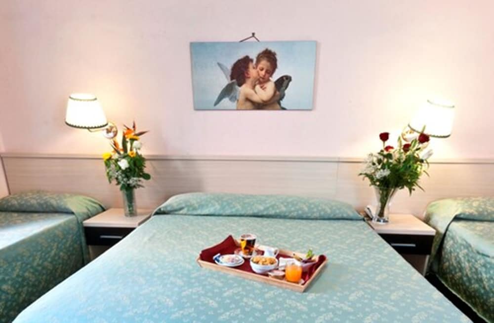 Фото Priscilla Hotel