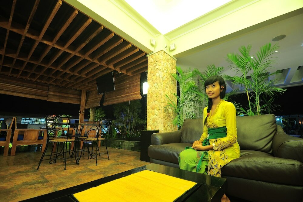 Фото Alron Hotel Kuta Powered by Archipelago