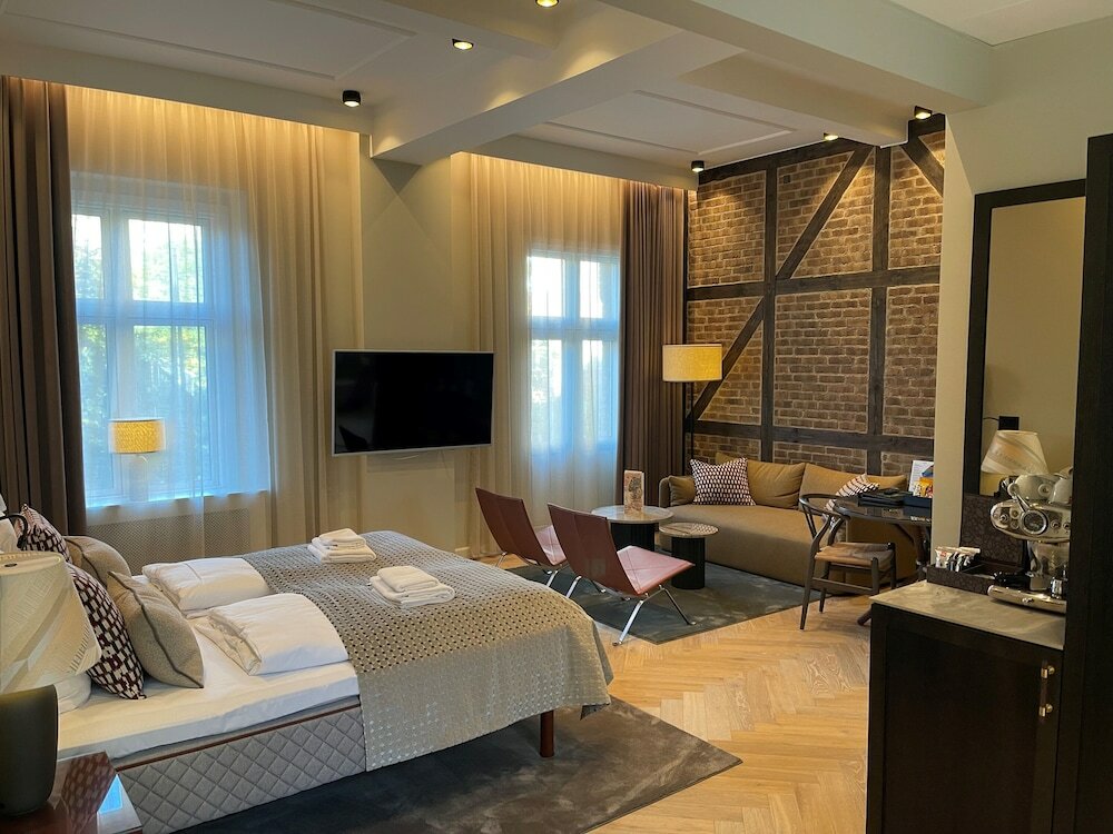 Фото Ascot Hotel