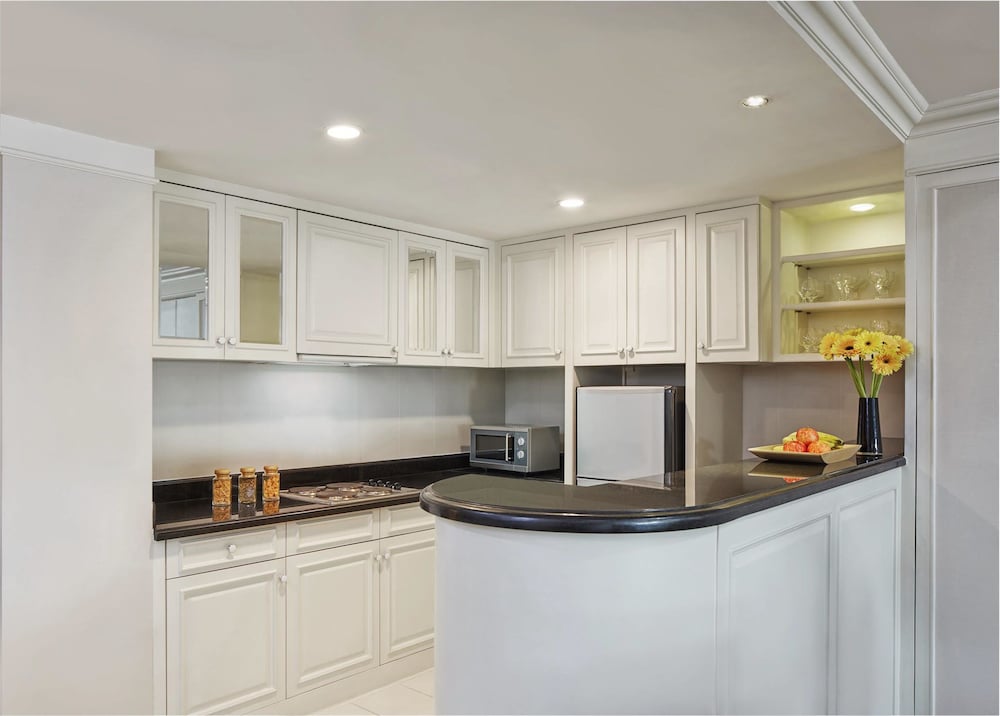 Фото Centre Point Plus Hotel Silom