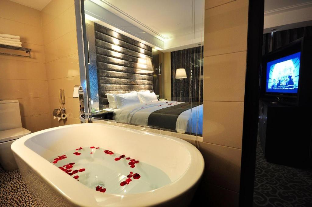 Фото Green Westdon Hotel