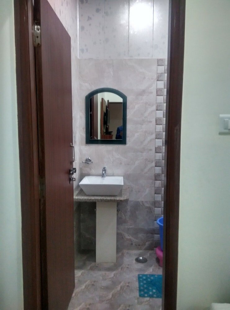 Фото The Century Plaza Hotel