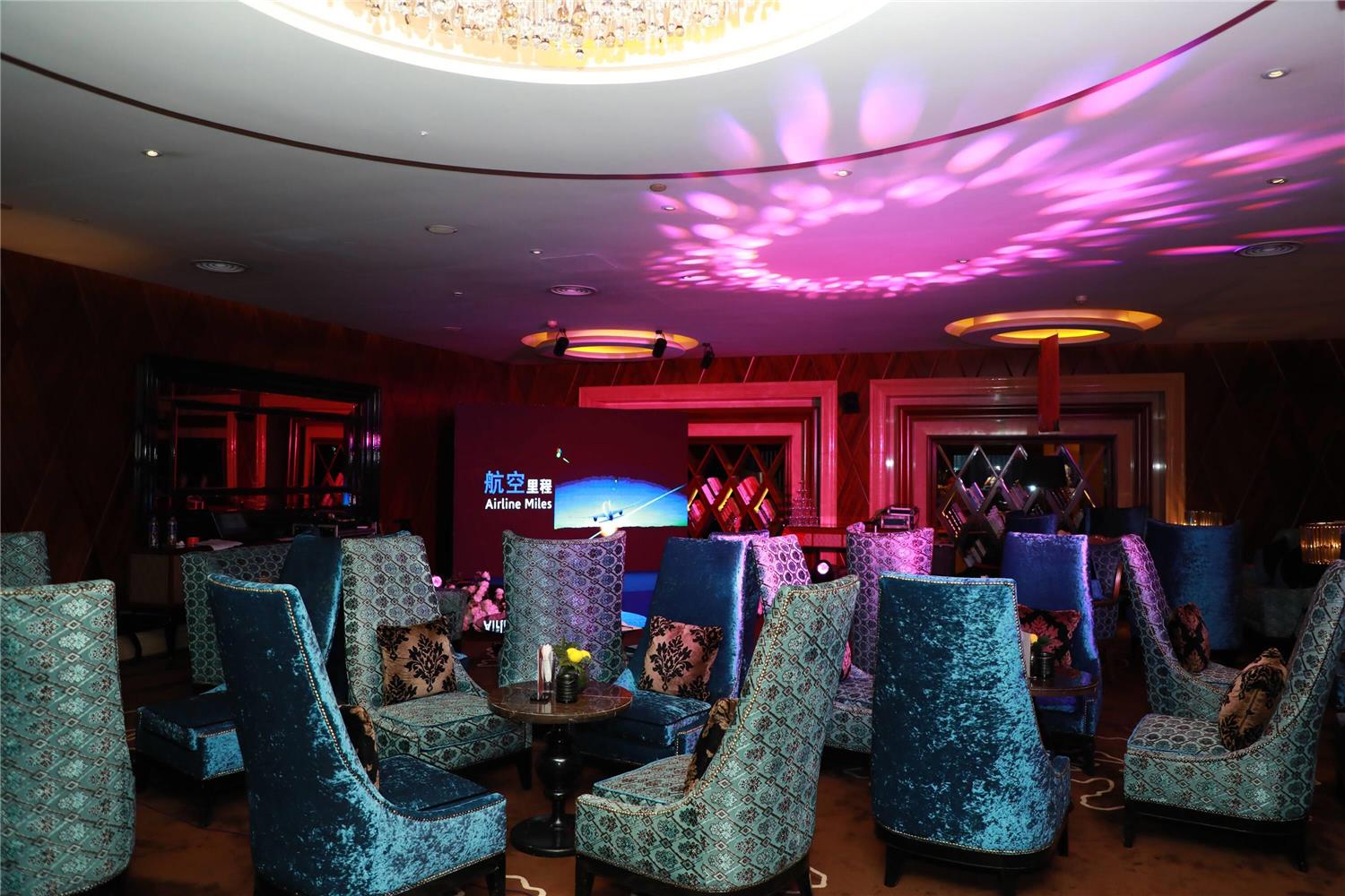 Фото 212268915704