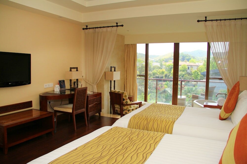 Фото New Century Resort Jiu Long Lake Ningbo