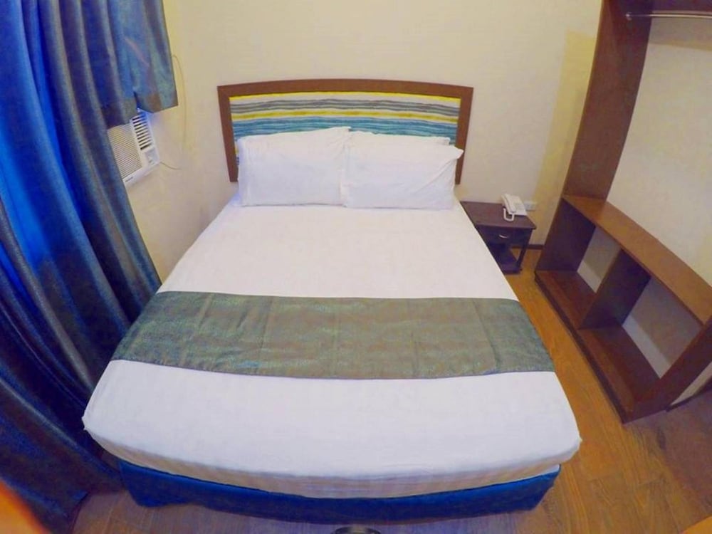 Фото Golden Gate Suites