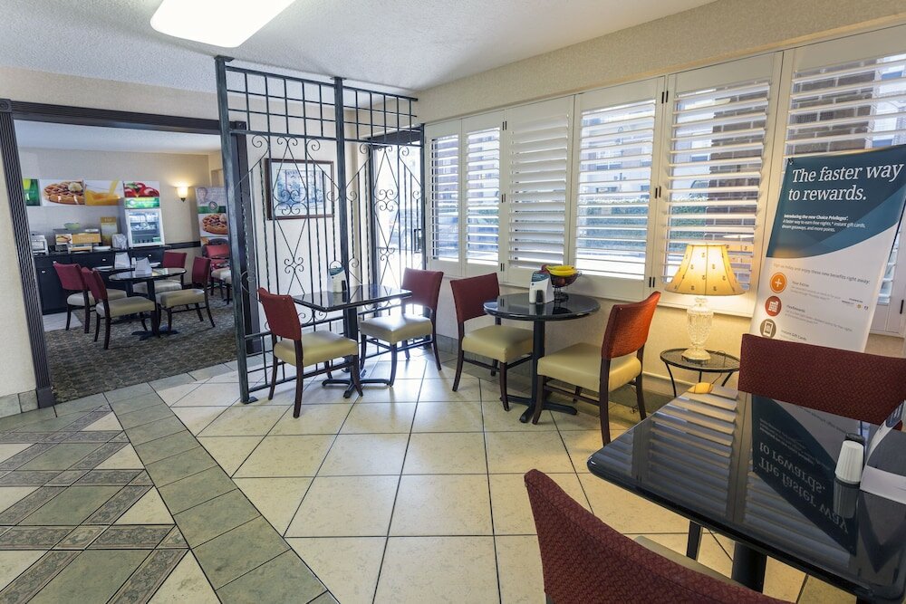 Фото Quality Inn Savannah Historic District