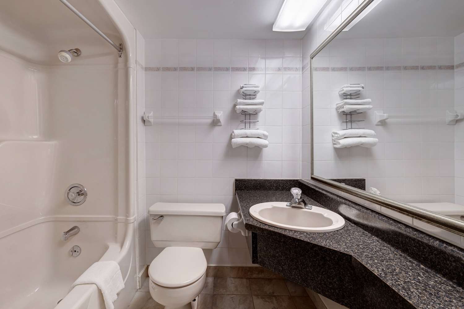 Фото Days Inn by Wyndham Niagara Falls Near The Falls